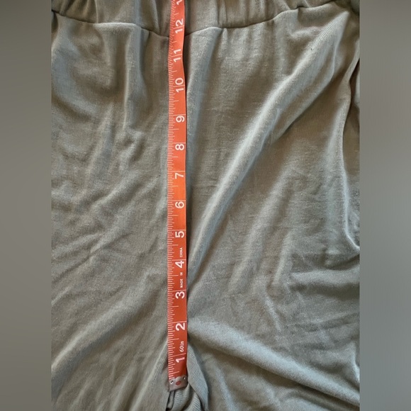 Cbrand Women’s Short Sleeved CrossOver  Teal Jumpsuit with Pockets Size M - Picture 9 of 11